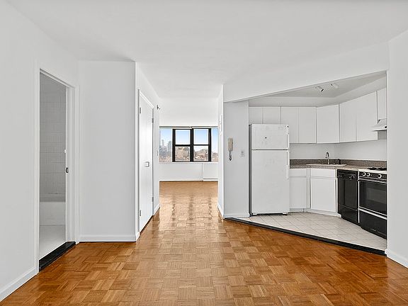 2nd image of 222 W 14th St APT 11C