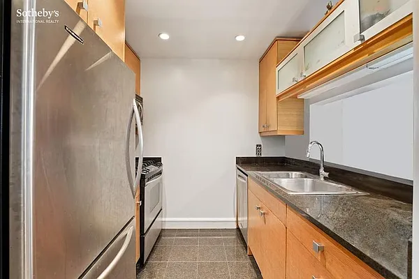 Rented by Sotheby's International Realty | media 7