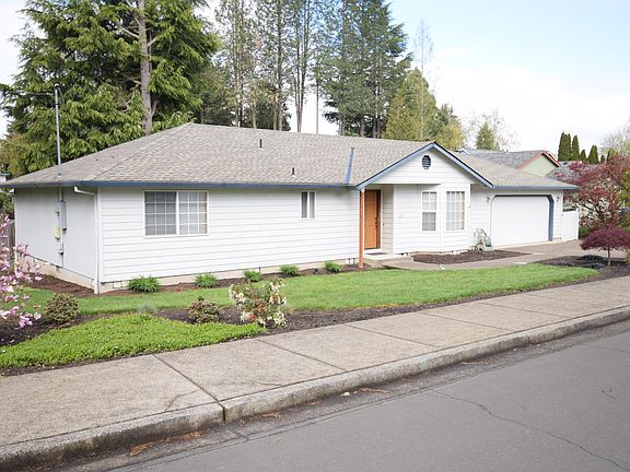 2nd image of 321 NW Jason Ct
