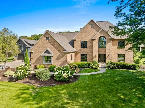 2064 Kettle Creek Ct, De Pere, WI 54115