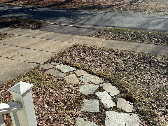 4th image of 82 Grove St