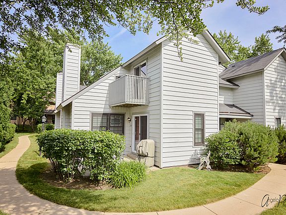 2nd image of 736 Drury Ct #736