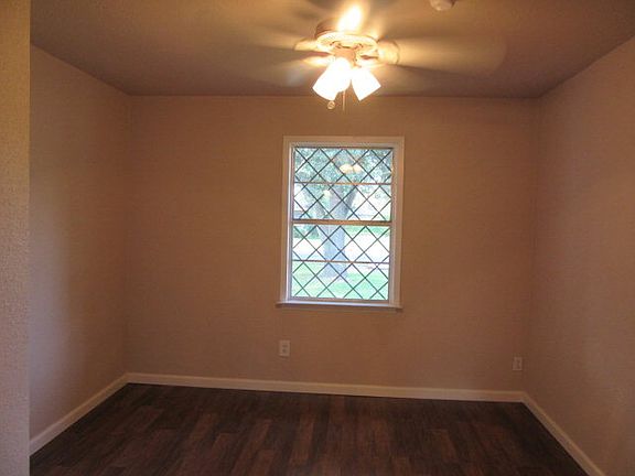 4th image of 710 S 10th St