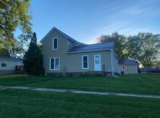 304 N Franklin St, Edgewood, IA 52042