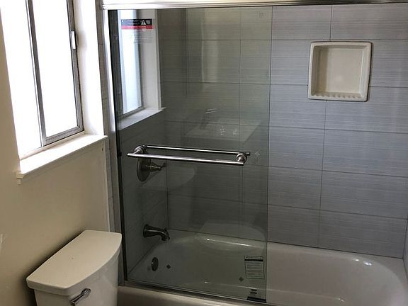 3rd image of 220 Peninsula Ave #2