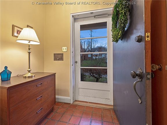 5th image of 403 Swarthmore Ave