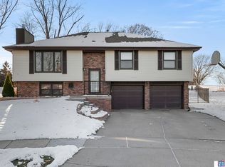 3100 Onyx Ct, Lincoln, NE 68516