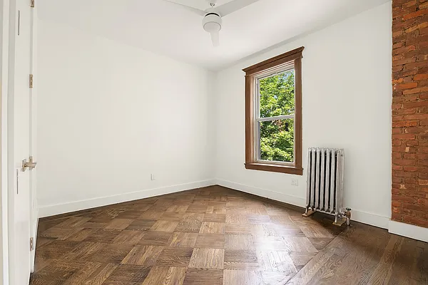 Rented by MNS | media 25