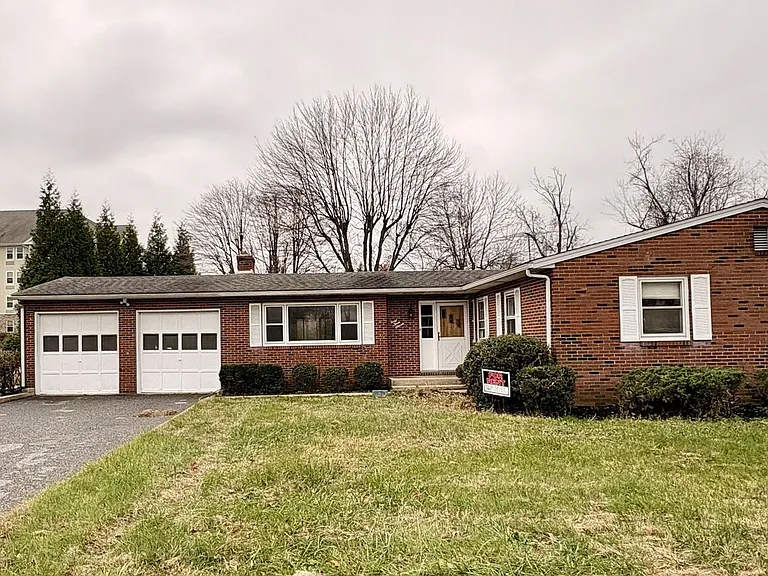 4311 Fitch Ave — Photo 1