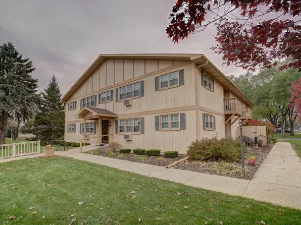 304 King St APT 3, Stoughton, WI 53589