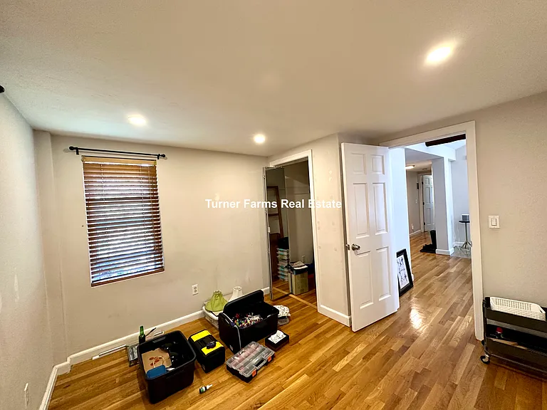 56 Crescent Ave #2F — Photo 33