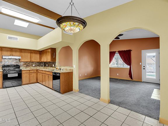 2nd image of 708 Istanbul Cir