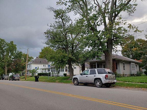 5th image of 1026 S Twyckenham Dr