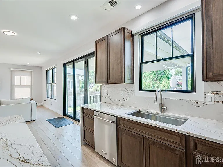 145 Center St — Photo 17