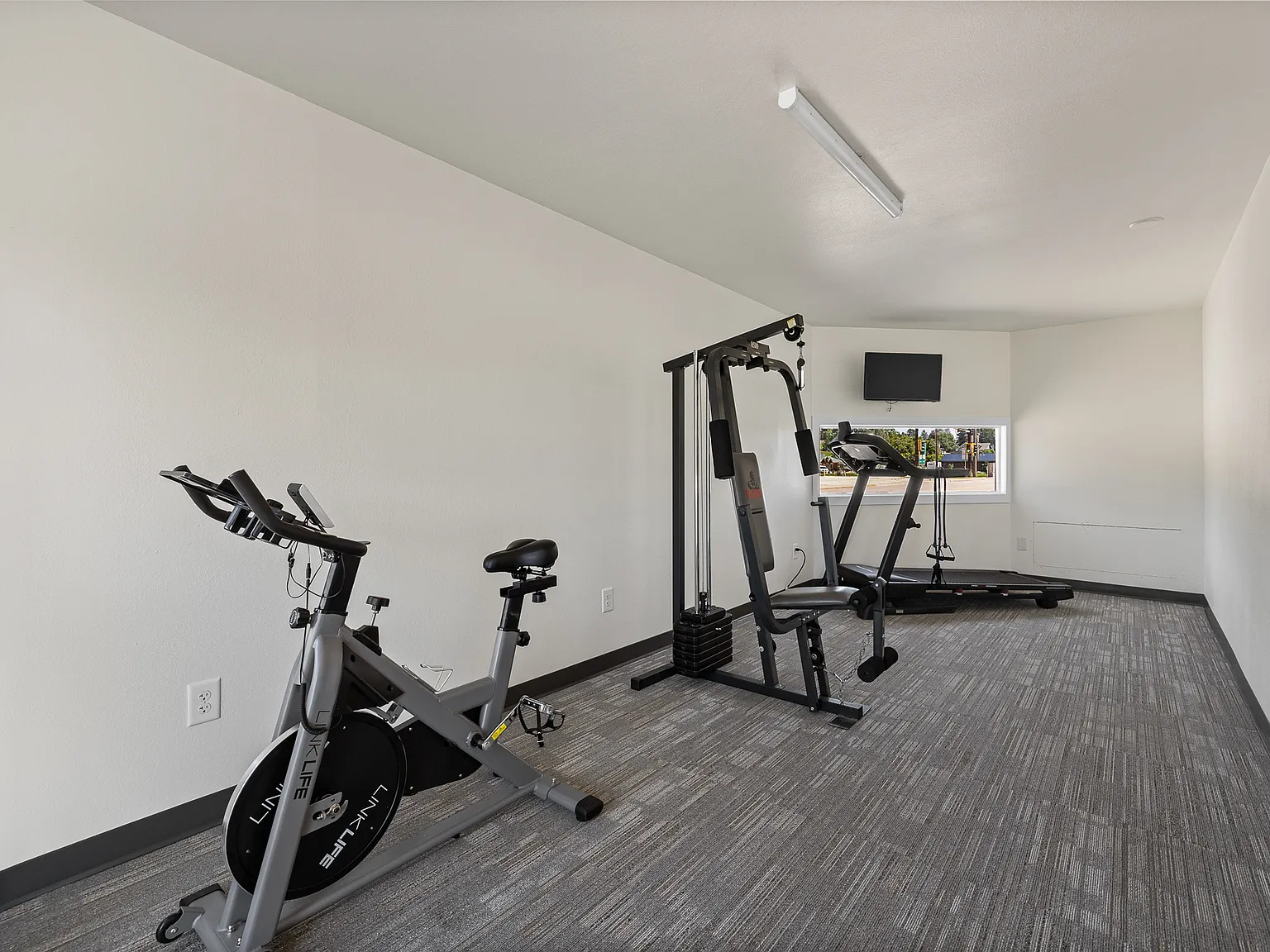 Ponderosa Apartments — Photo 2