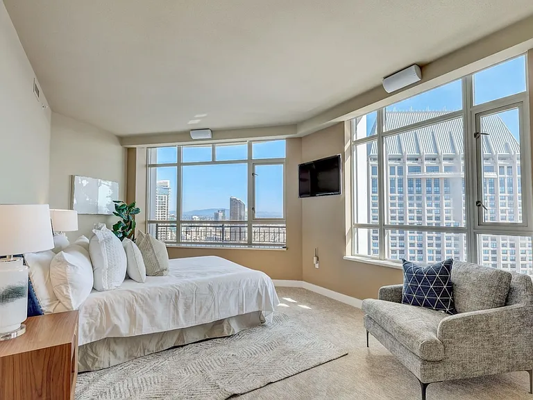 700 W Harbor Dr W #2902 — Photo 33