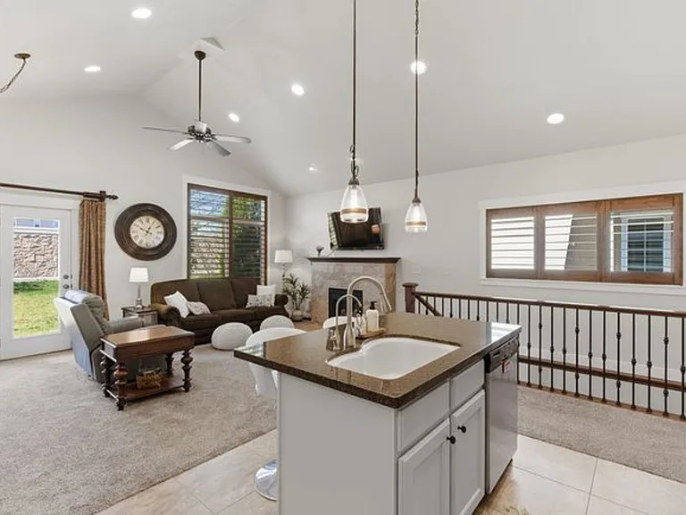 11654 S Winford Dr — Photo 4