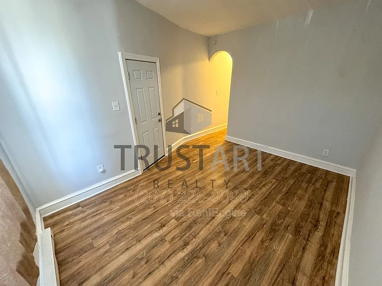 2446 N 33rd St #1 — Photo 4