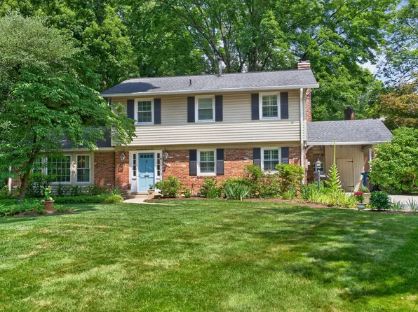 6905 Stonewood Ct, Rockville, MD 20852