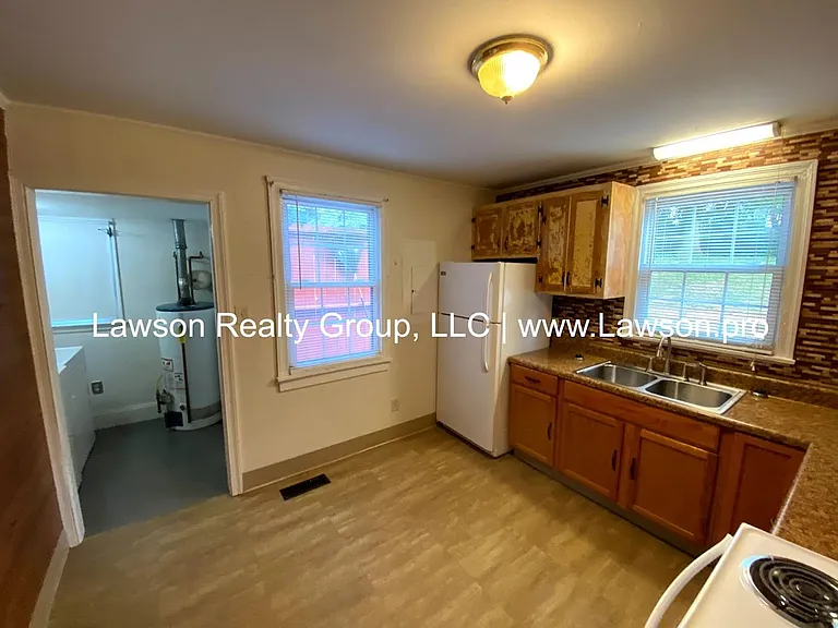 2420 Winthrop Ave SW — Photo 19