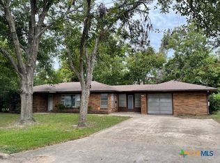1708 N Cleveland Ave, Cameron, TX 76520
