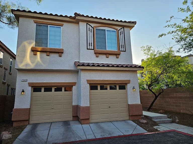 7349 Trailside Park Ct — Photo 2