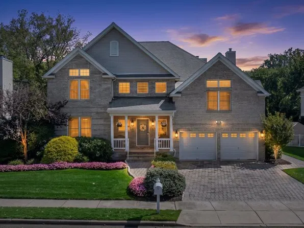 33 Cardinal Lane, Westwood, NJ 07675