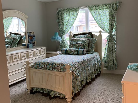 2 nd bedroom/ main floor