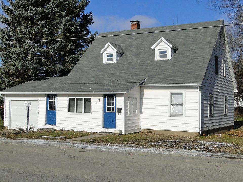 1st image of 5 E Ashford St