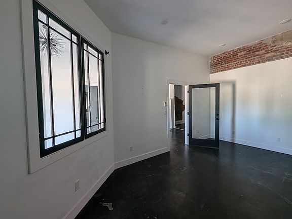 3rd image of 123 W Moniteau St #5ade29d82