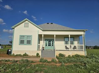 1026 Whisper Rd, Luling, TX 78648