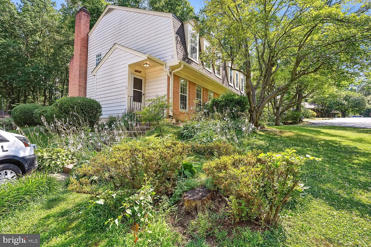 Building Photo - 9909 Hemlock Woods Ln