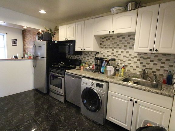 4th image of 1131 Dean St APT 3