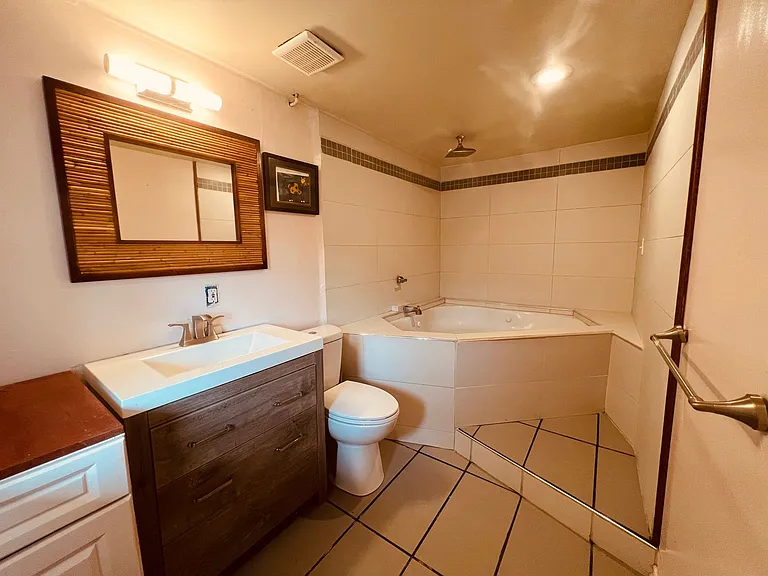 23871 N Westview Rd — Photo 13