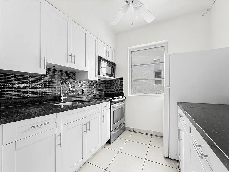 821 Jefferson Ave #3 — Photo 5