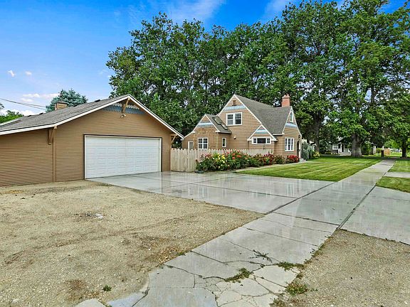 3rd image of 503 5th St S