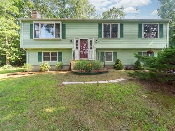 65 Vera Dr, Bridgewater, MA 02324