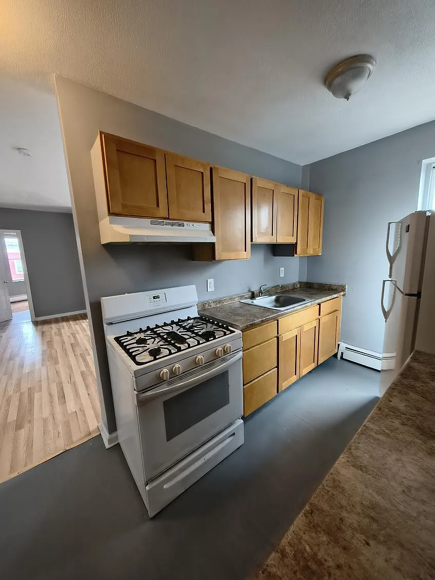 Building Photo - 61 Bedford St #3C