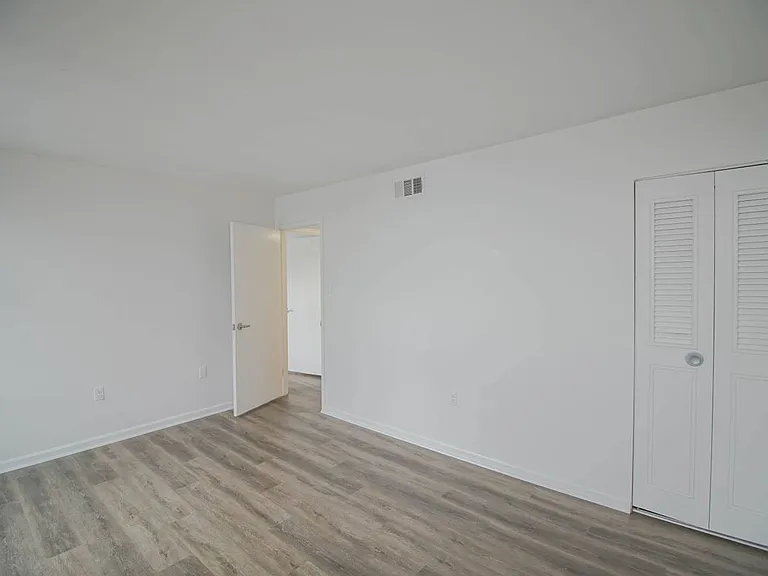 6 Canterbury Sq #301B — Photo 17