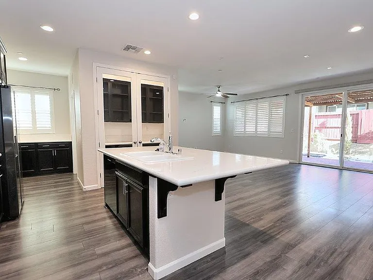 9049 Hourglass Cir — Photo 17