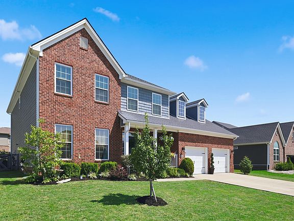 3rd image of 3028 Rosewood Dr