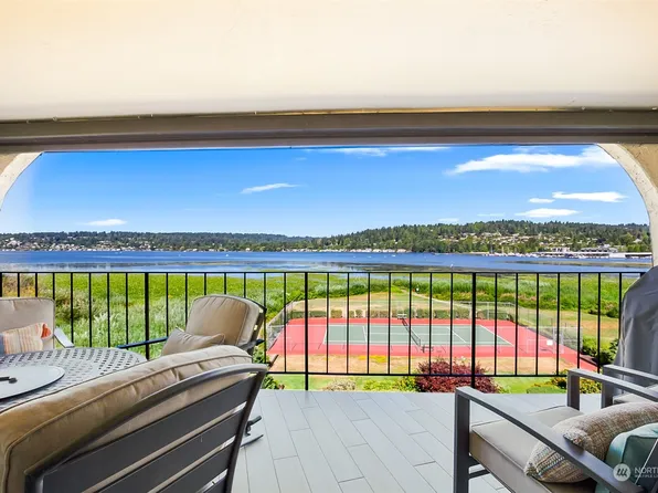 16921 Inglewood Road NE #A302, Kenmore, WA 98028