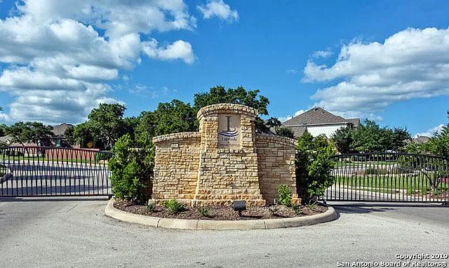 3 bed, 1829 sqft, $2,250 — Photo 4