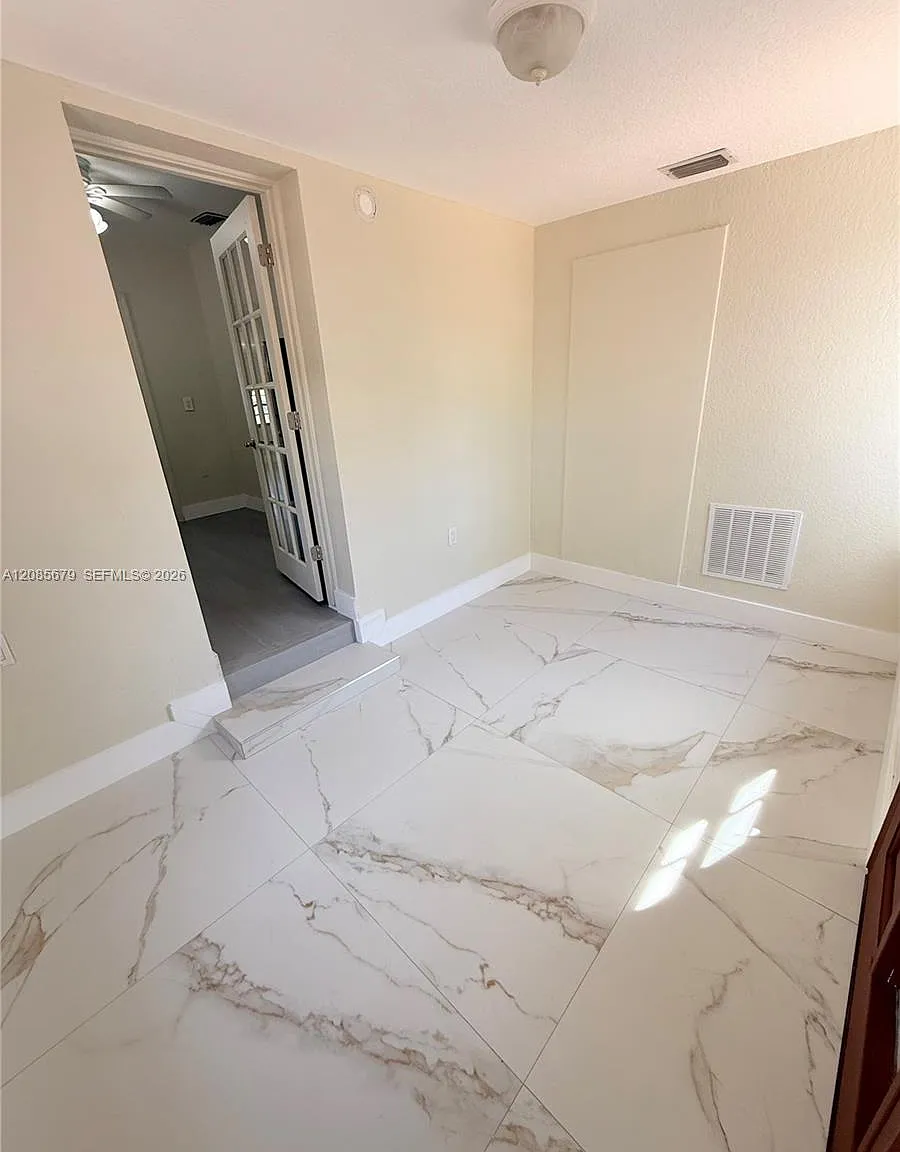 Silver Crest — Photo 3