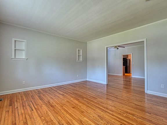 5th image of 171 E Victoria Rd