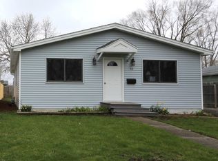 52 N Ridgemoor Ave, Mundelein, IL 60060