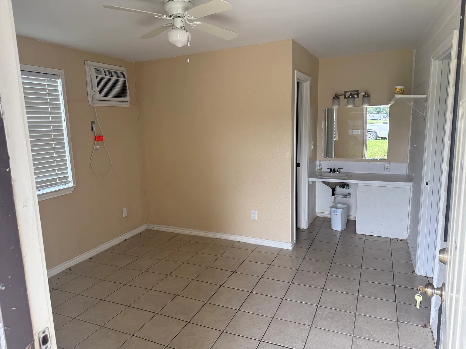 1 bed, 550 sqft, $850 — Photo 4