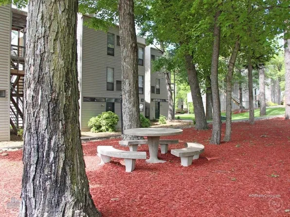Meadowood Apartments