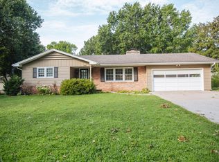 3069 S Greenbrier St, Springfield, MO 65804