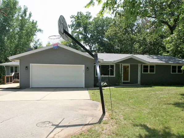 20 Canterbury Rd, Mackinaw, IL 61755